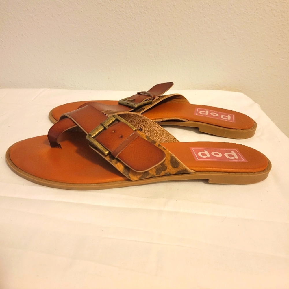 POP SANDALS SIZE 9 M